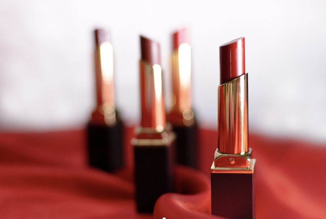 Beauty trends inspired by glamorous casino nights
